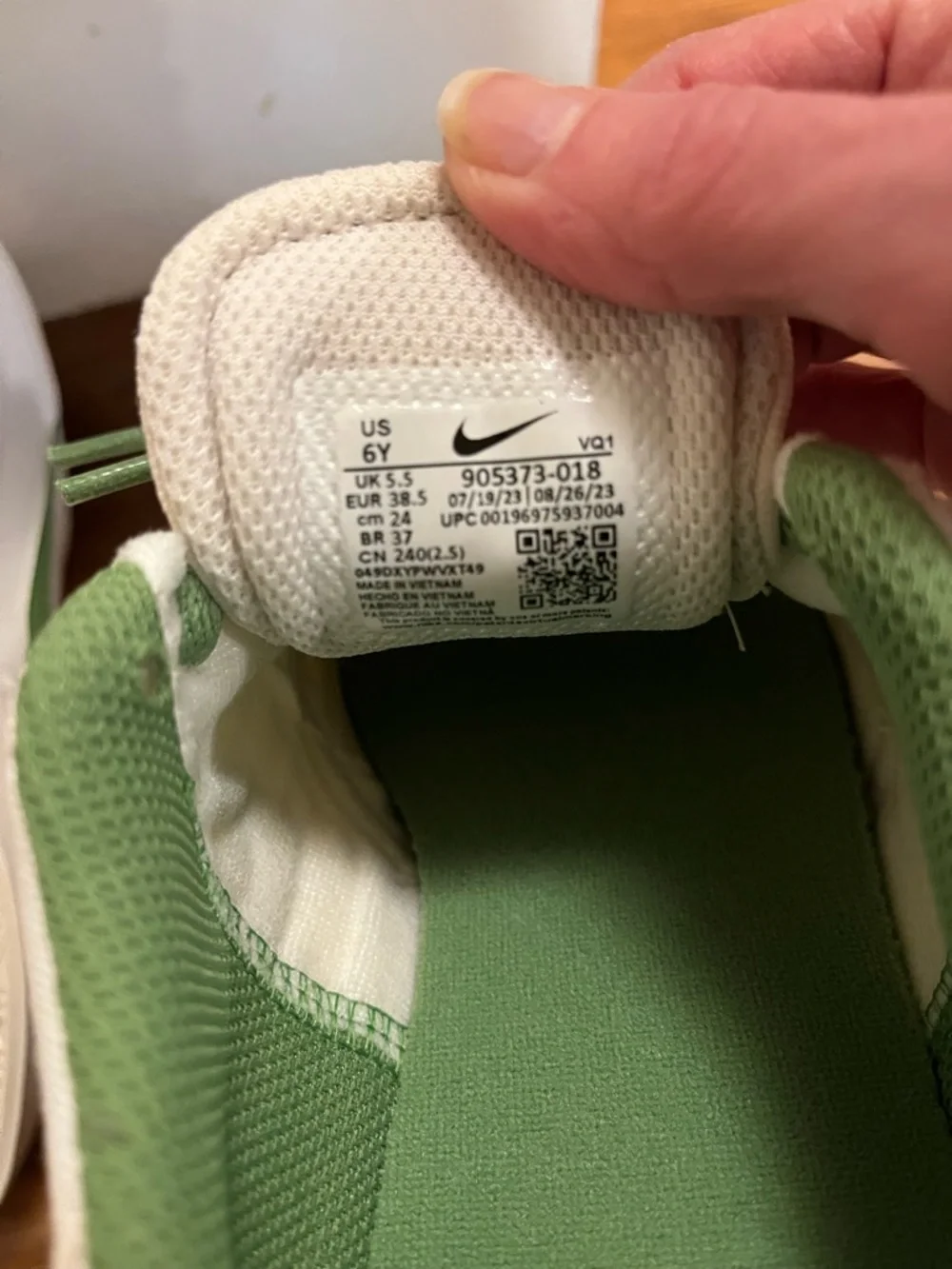 Nike SB Check Canvas, size Y6, worn once